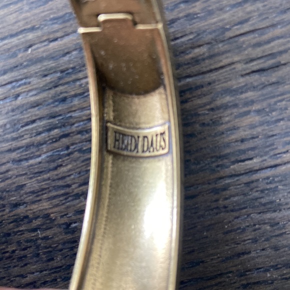 Beautiful Heidi Daus Bangles (Pair) Purple Stones on Antiqued Gold Bracelet - Picture 2 of 5